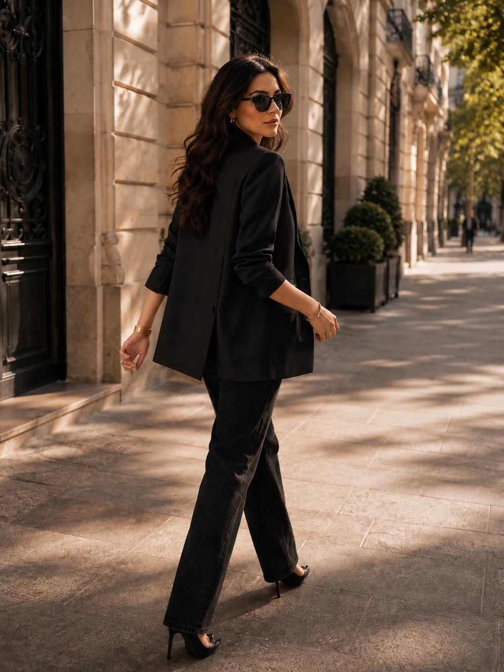 Blazer fendu élégant avec épaulettes